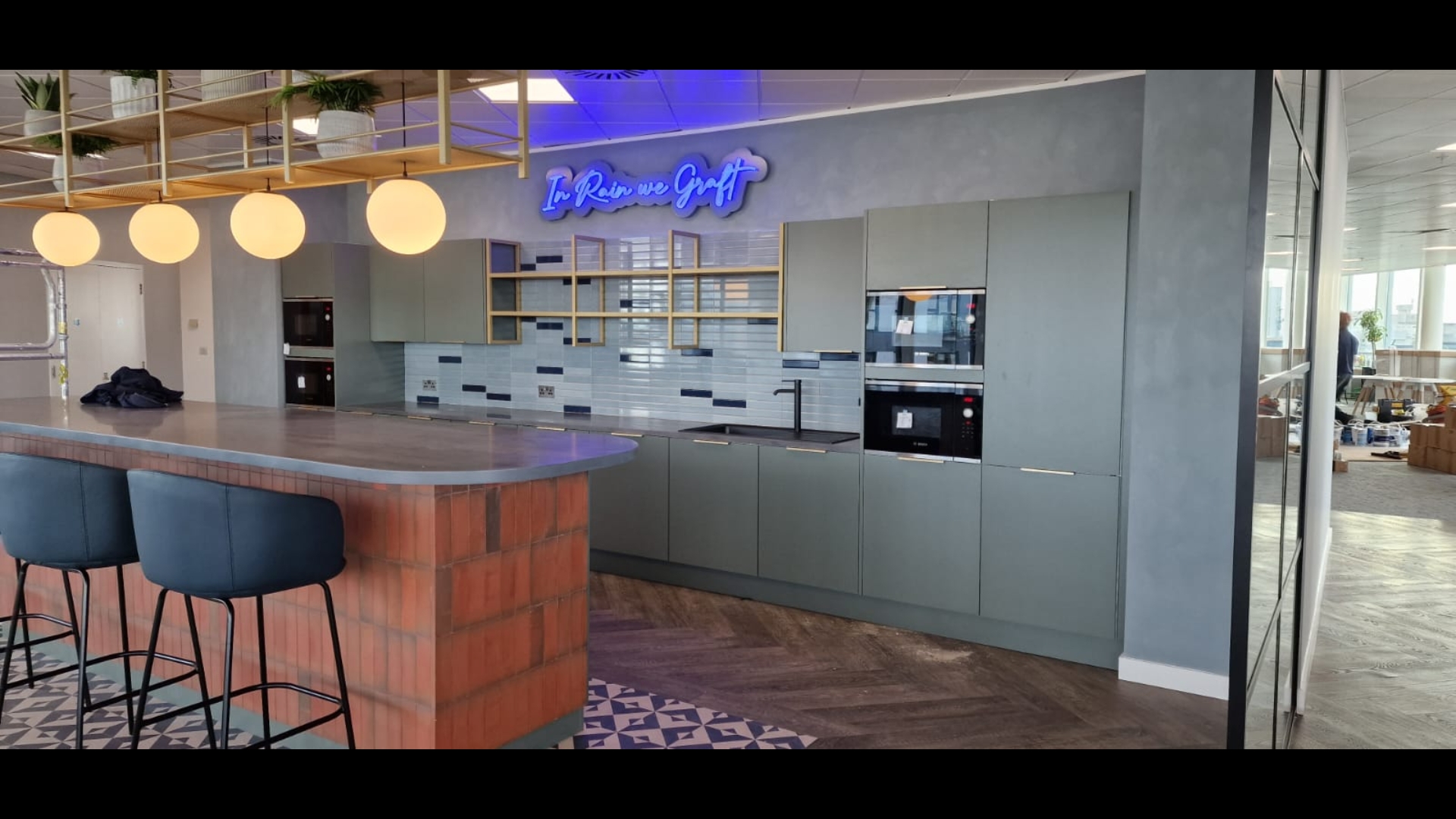 11th floor Peninsula