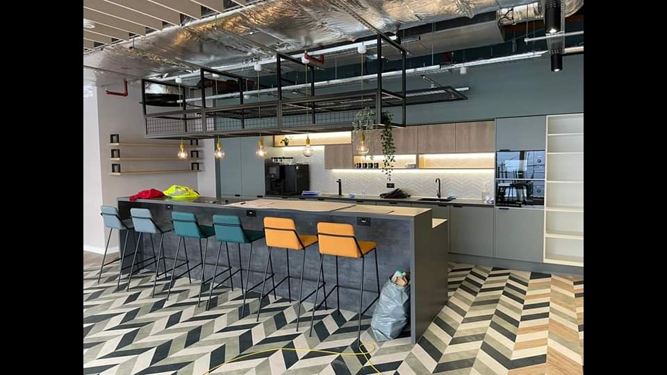 facebook_1686741045474_7074704713998321359